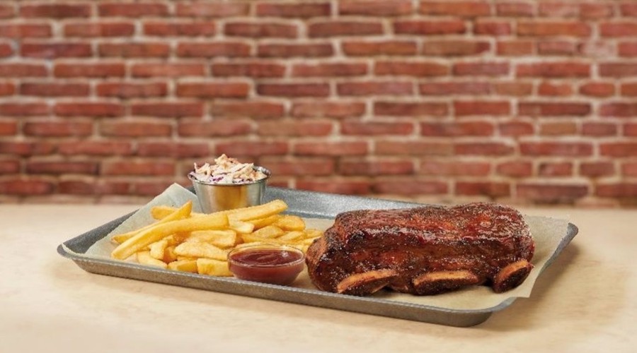 Dos recetas únicas de costillas con las que te chuparás hasta los dedos