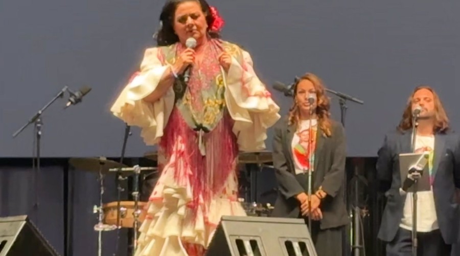 María del Monte se sube a un escenario tan solo unas horas después del asalto en su domicilio