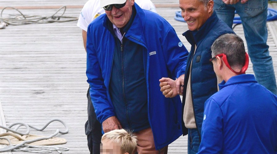 El Rey Juan Carlos, sus imágenes más tiernas y familiares con la Infanta Margarita y Carlitos, el hijo de María Zurita