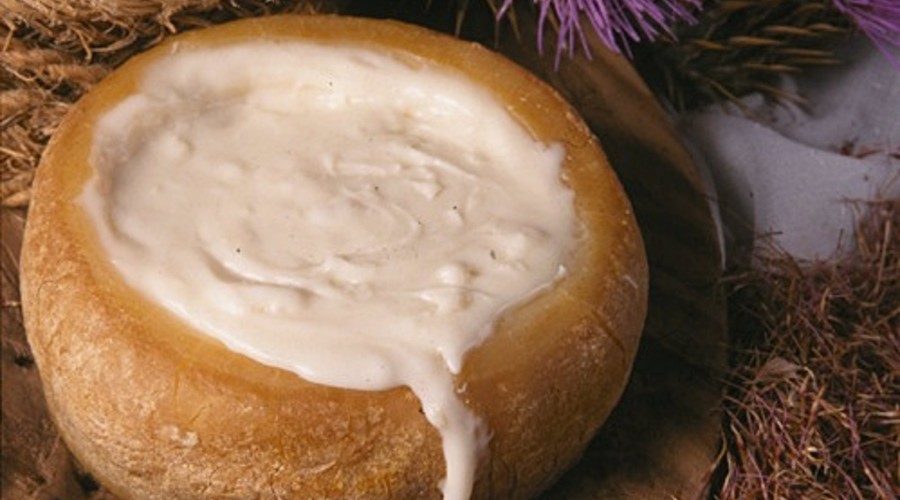 Disfruta del máximo sabor de la Torta del Casar siguiendo estos consejos
