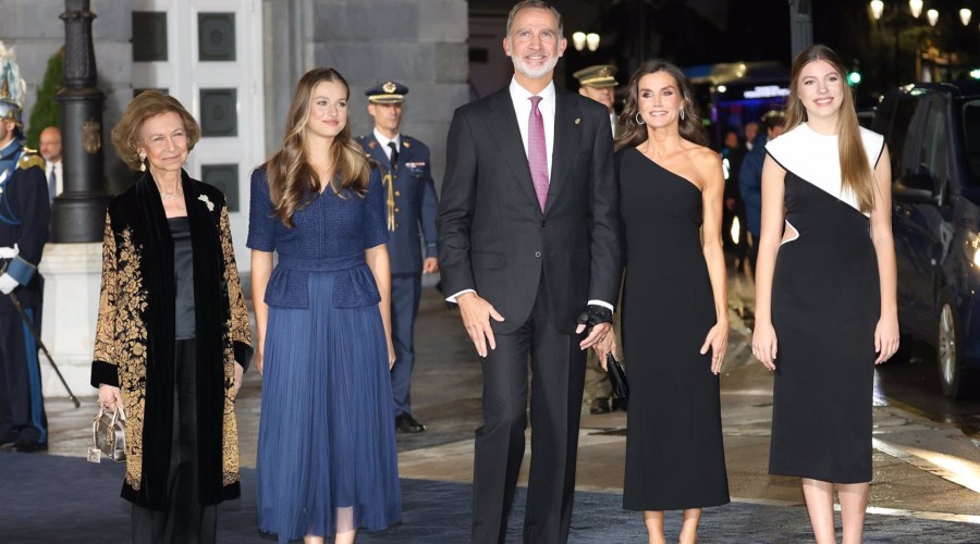 Te contamos cómo han celebrado la Navidad los miembros de la Familia Real. ¿Dónde ha estado el Rey Juan Carlos?