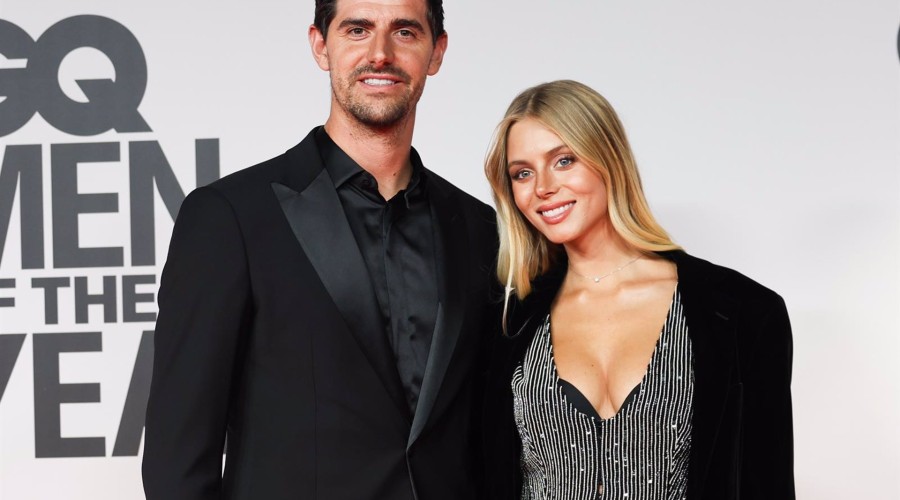 Thibaut Courtois y Mishel Gerzig se dejan ver en el aeropuerto para pasar las Navidades fuera