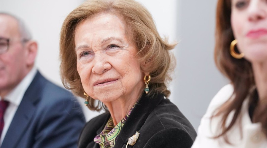 La Reina Sofía visita el Banco de Alimentos de Vitoria
