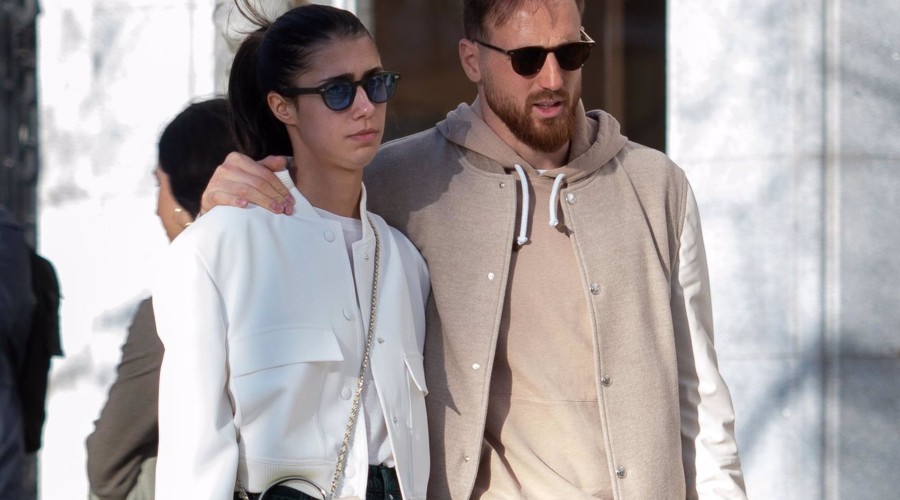 Jan Oblak y Olga Danilovic disfrutan de su tiempo en pareja por Madrid