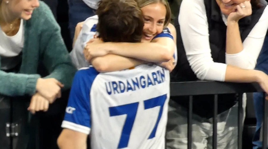 Pablo Urdangarín, su apasionado beso a Johanna Zott para celebrar su última y trabajada victoria