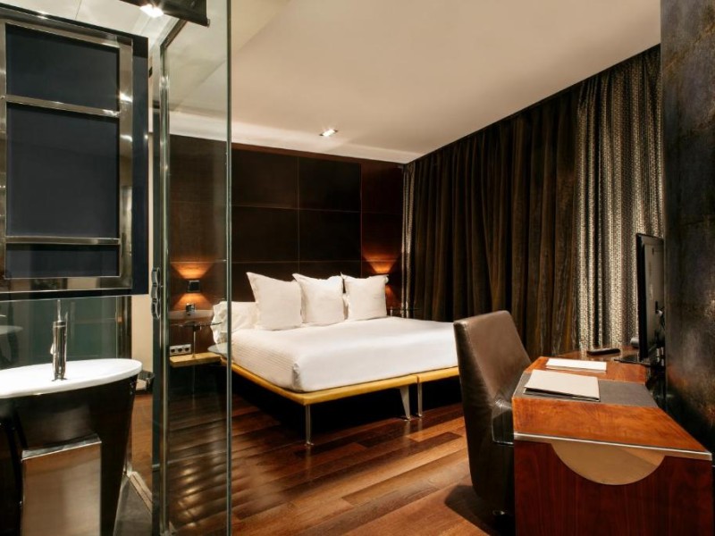 HOTEL URBAN